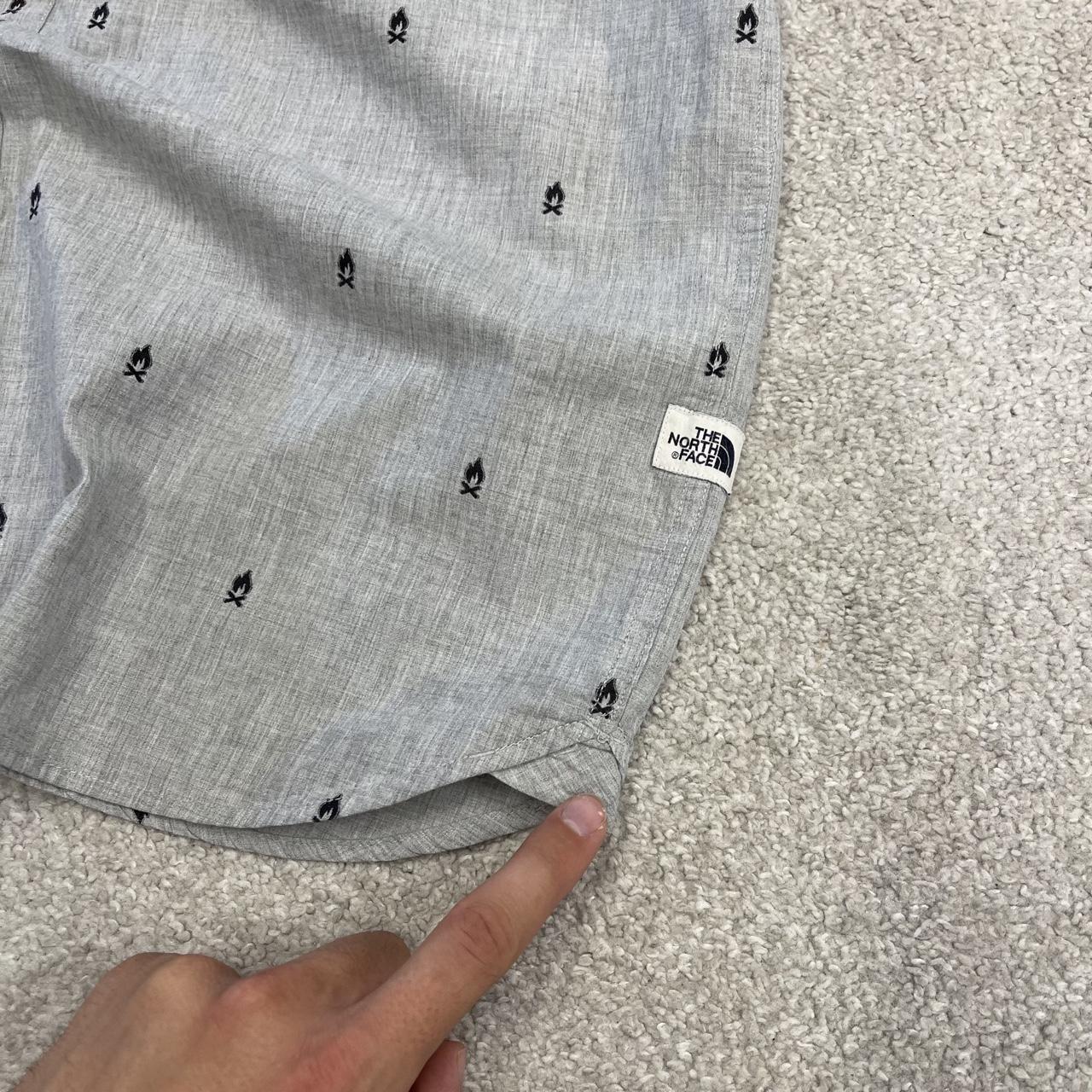 North Face funky pattern short sleeve shirt grey TNF surf style summer festival shirt