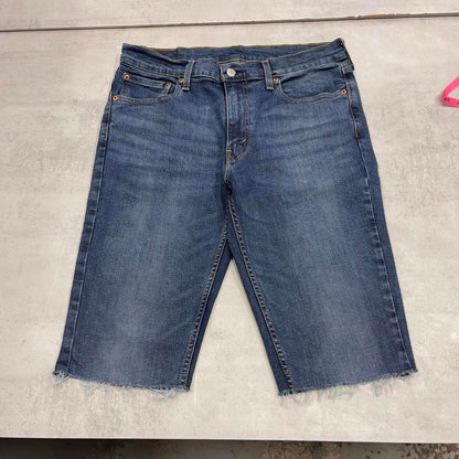Mens Levi’s jorts W33