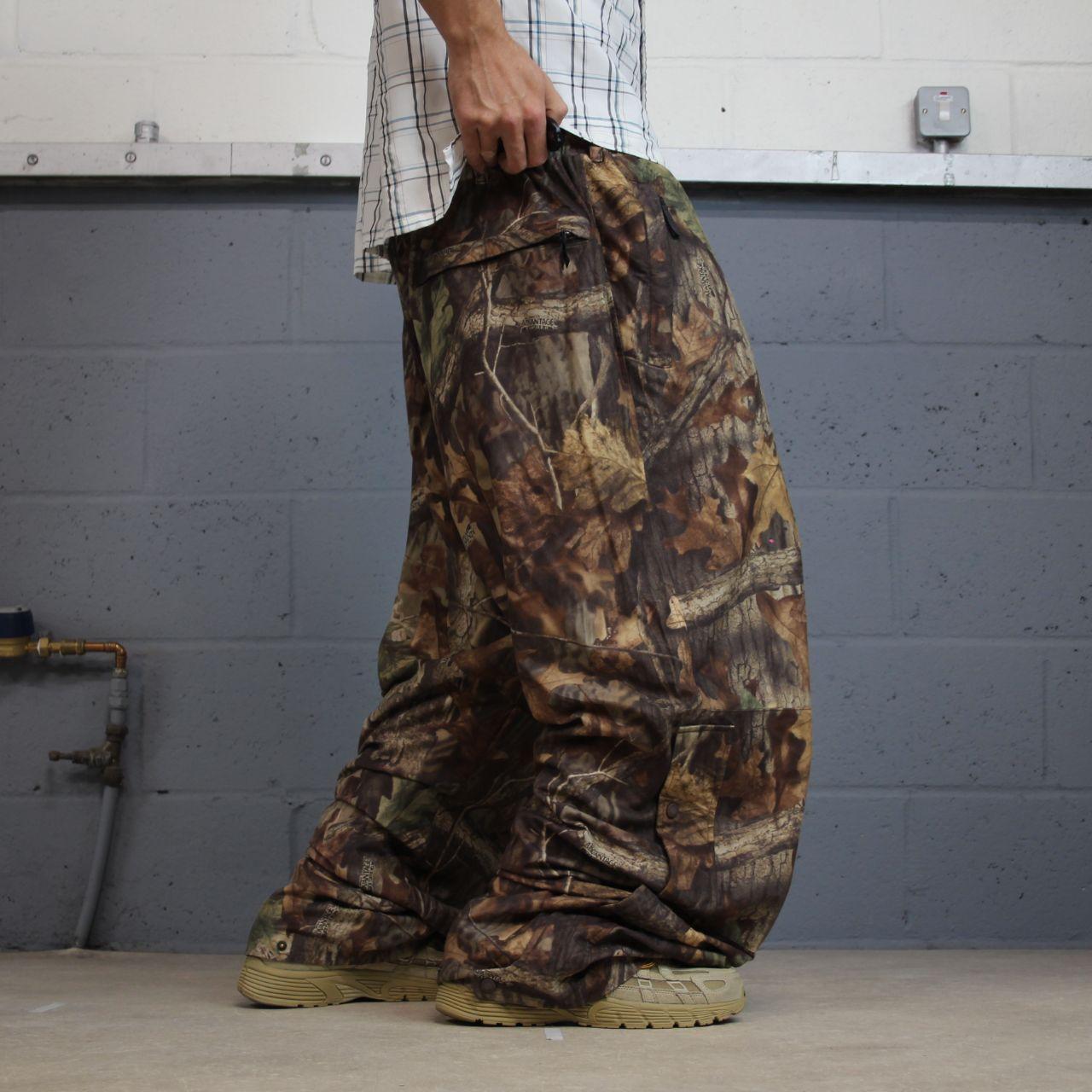 Cabela's baggy camo cargo pants wide leg Y2K khaki camouflage pattern outdoors hunting utility