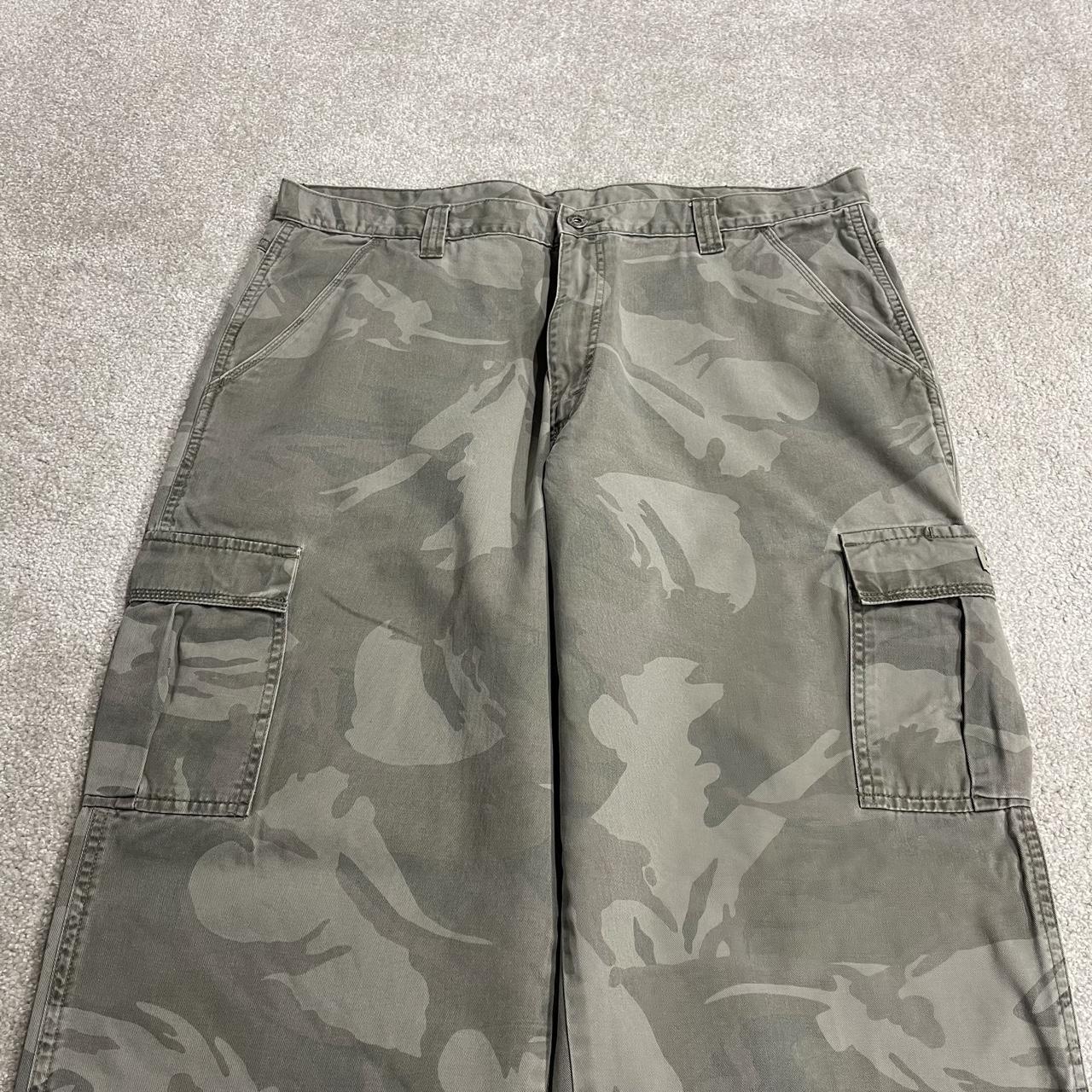 Wrangler baggy camo cargo pants y2k grey W40L30 wide leg Loose camouflage skater work pants