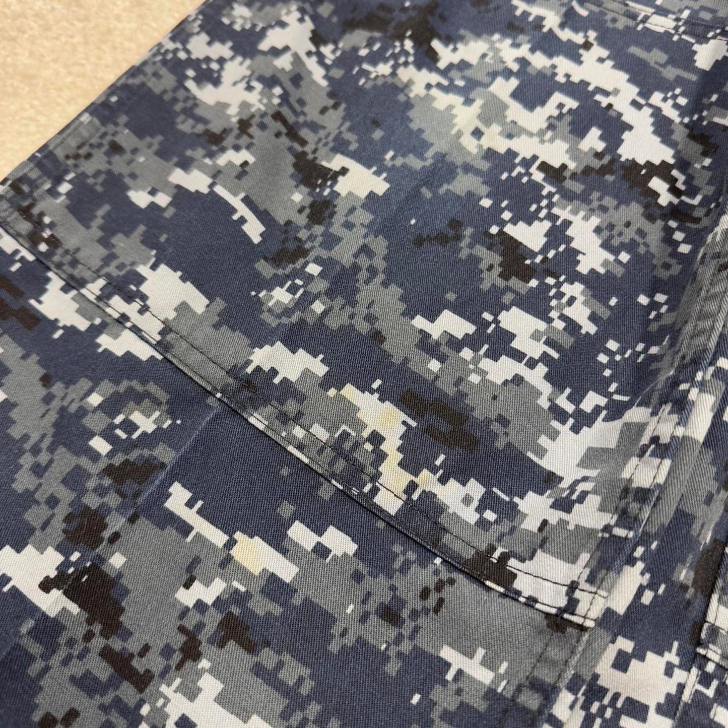 US Navy cargo pants W34L28 baggy blue USN digital camouflage trousers double knee pleated