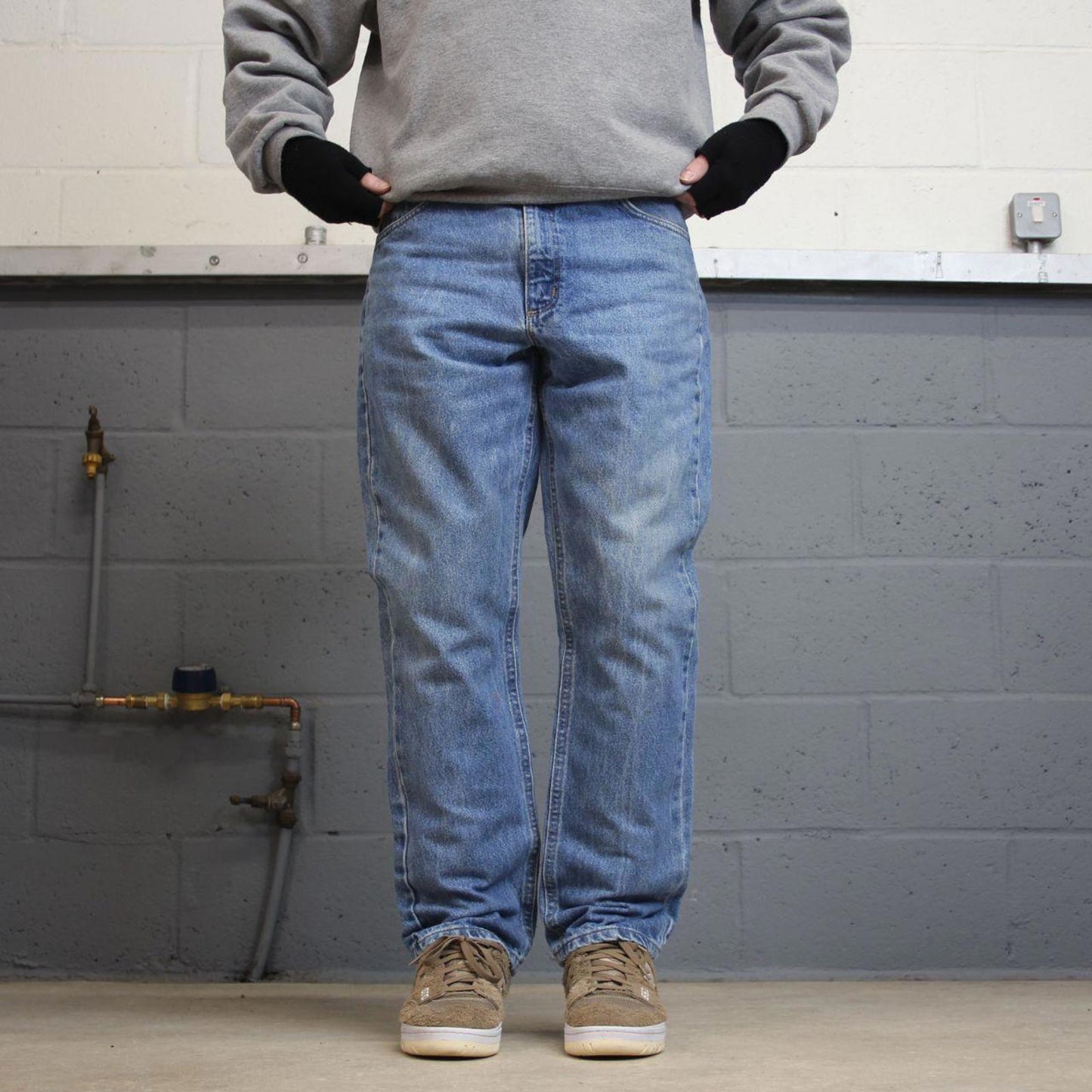 Vintage Carhartt jeans blue denim W35L30 90s skater style straight leg 5 pocket jeans workwear