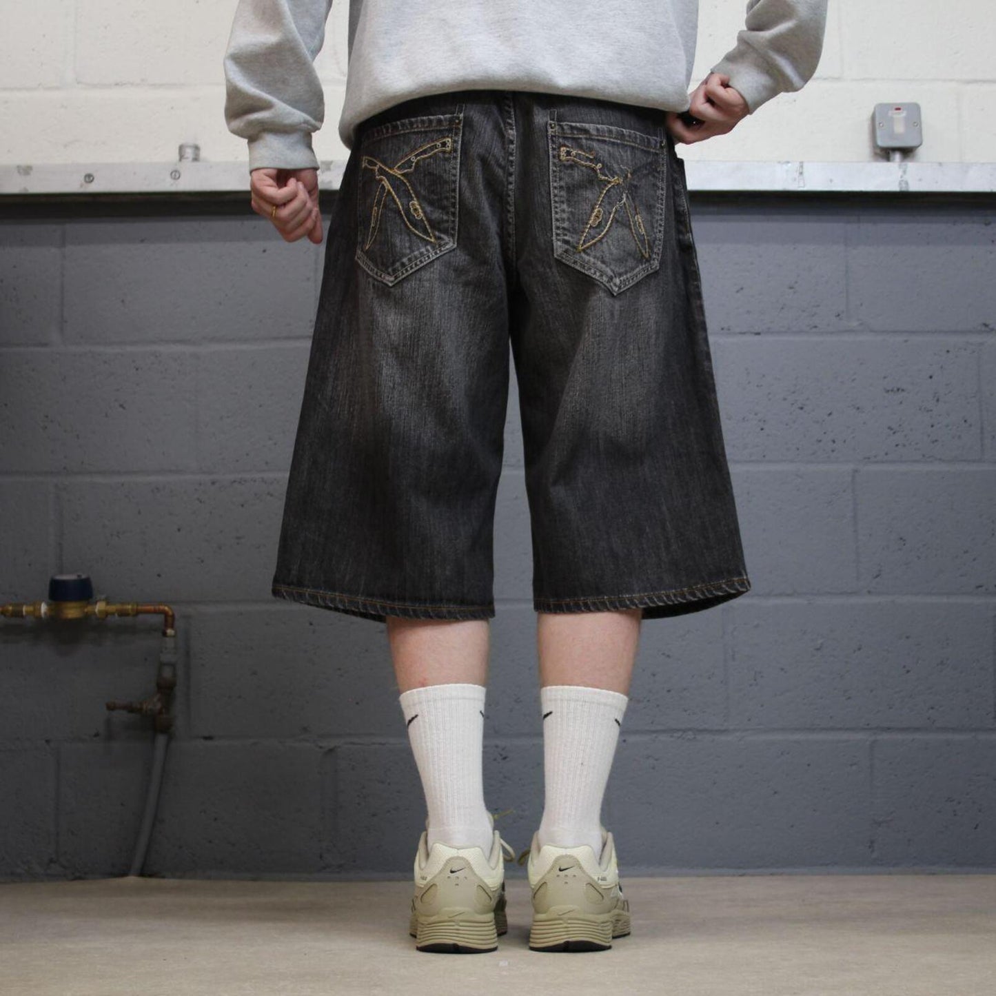 Baggy long denim shorts y2k black Artful Dodger skater style brand surf jorts