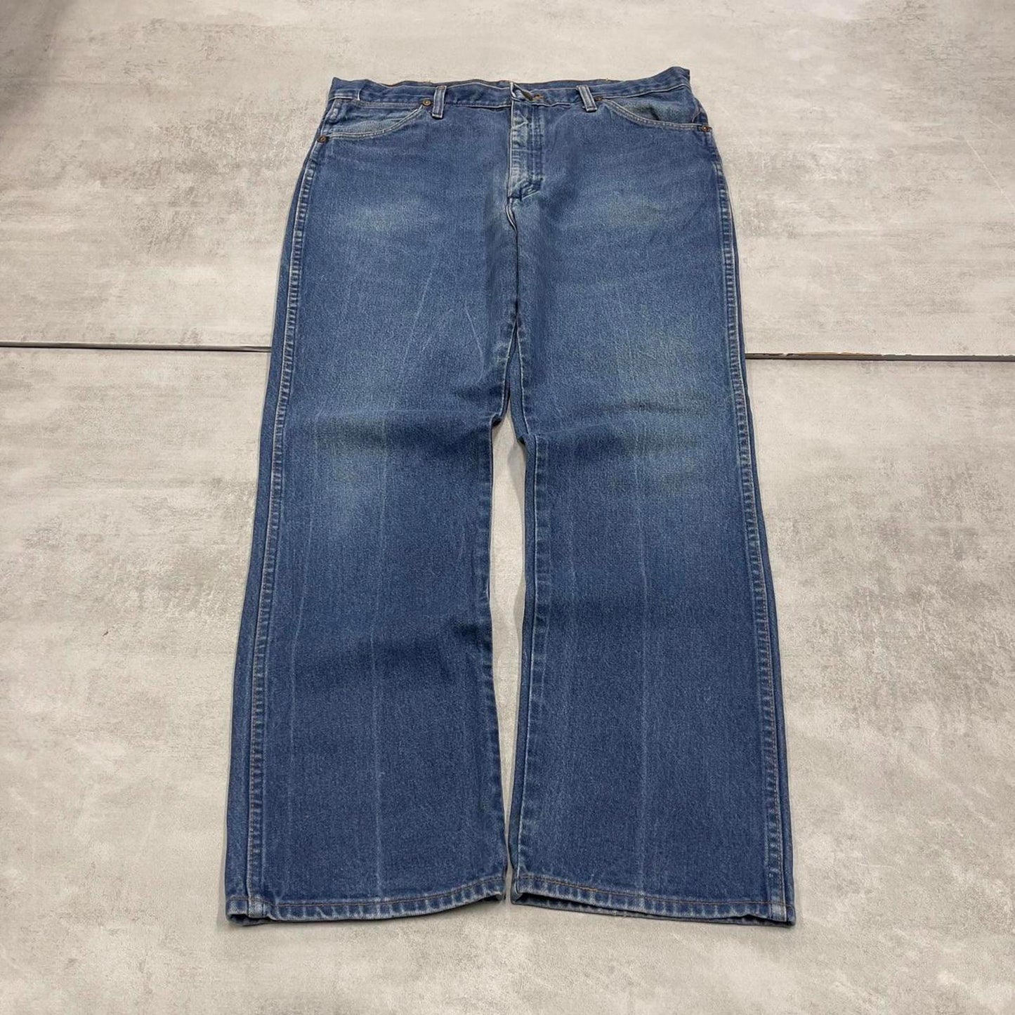 Vintage Wrangler jeans W38L30 mens blue 5 pocket denim jeans