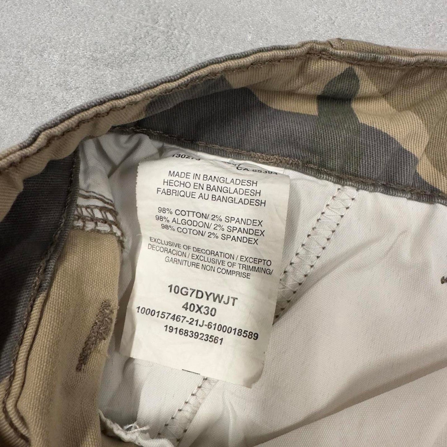 Camo Wrangler cargo pants W40L30 khaki forest camouflage straight y2k style cargo trousers