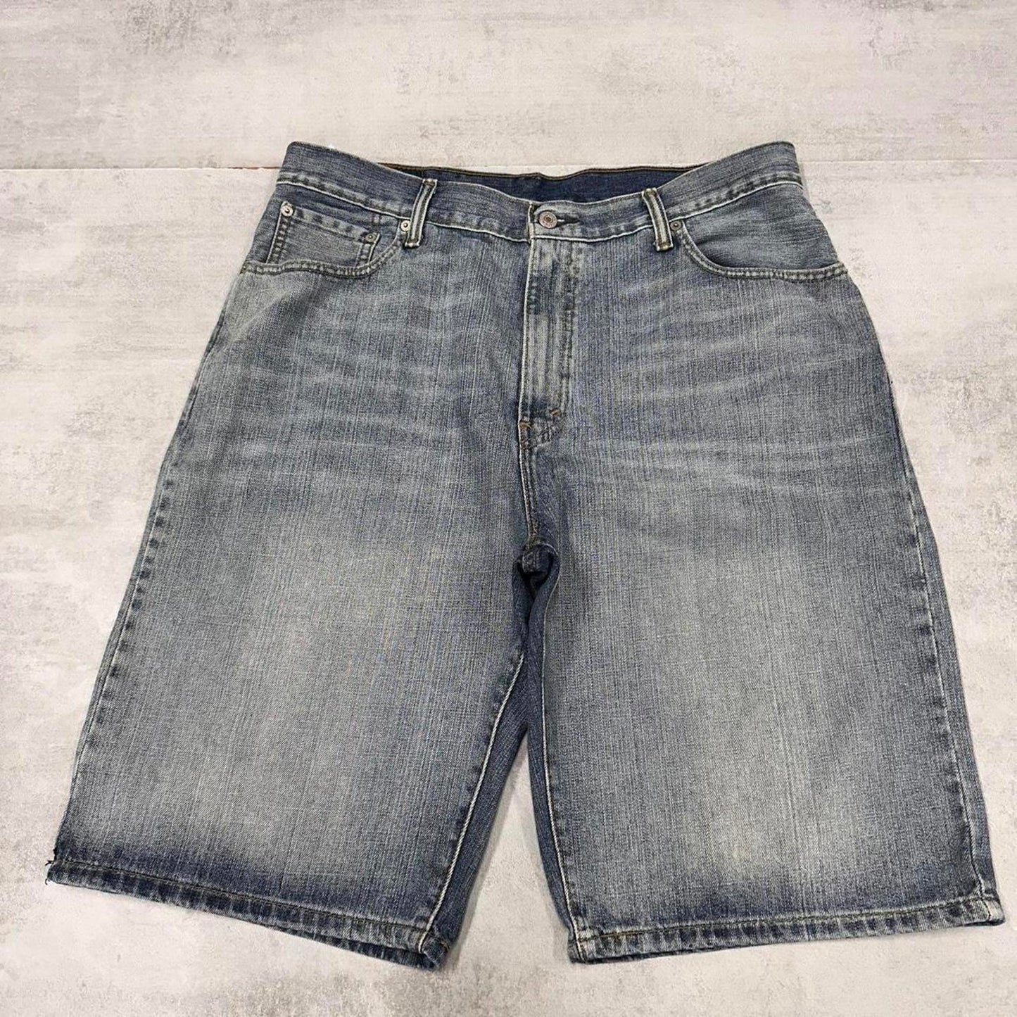 Mens Levi’s denim shorts W36