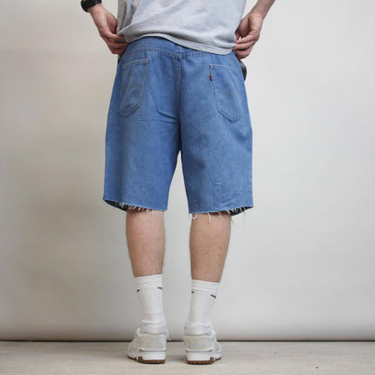 Vintage mens Levi’s jorts W40