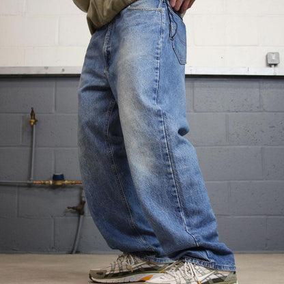 Vintage Carhartt jeans blue 90s skater style W38L30 relaxed denim 5 pocket pants
