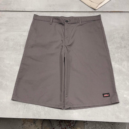 Baggy grey Dickies carpenter shorts W38