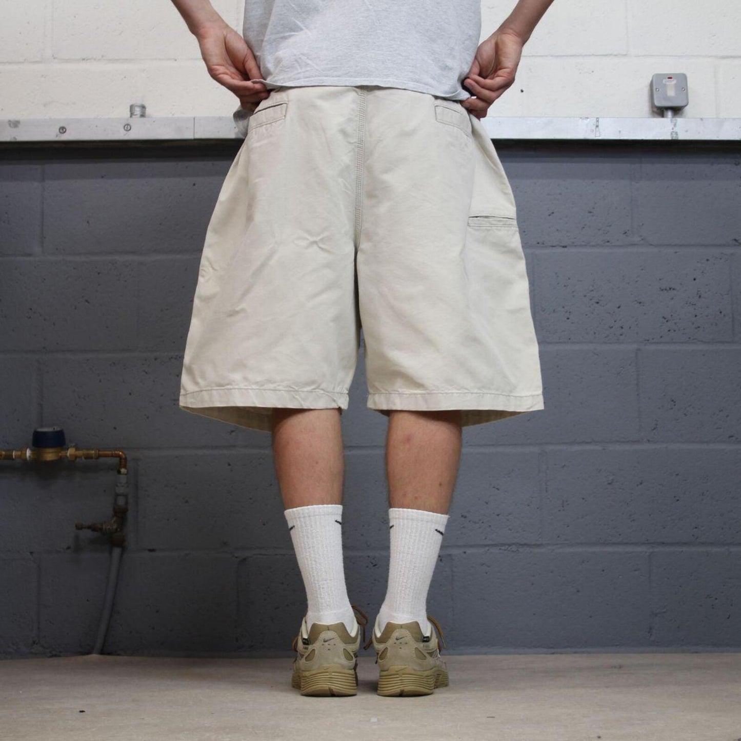Carhartt baggy shorts carpenter loose beige Relaxed fit canvasy skater style cargo work shorts