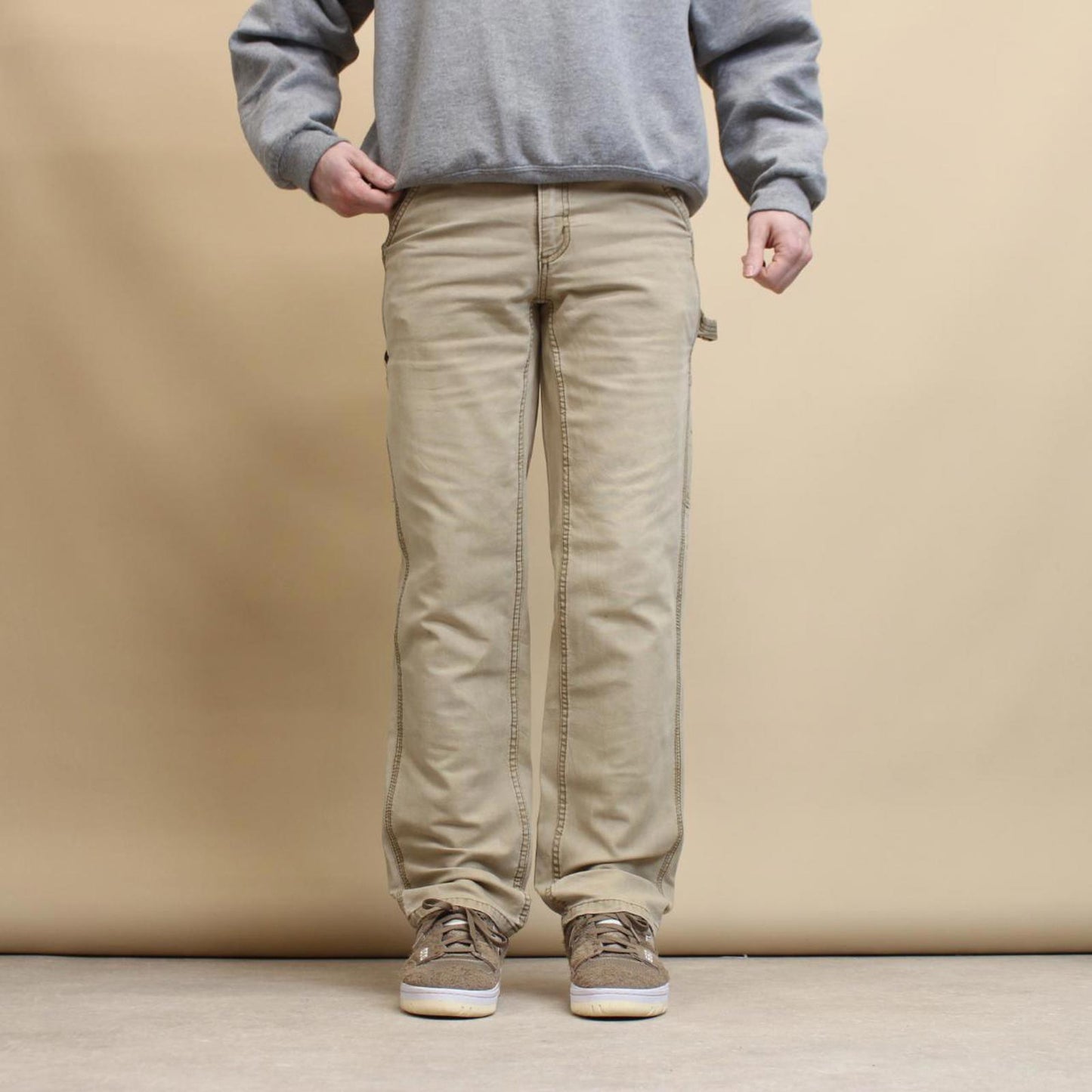 Tan Carhartt carpenter pants size 8 W32L31 original fit cargo 90s style pants
