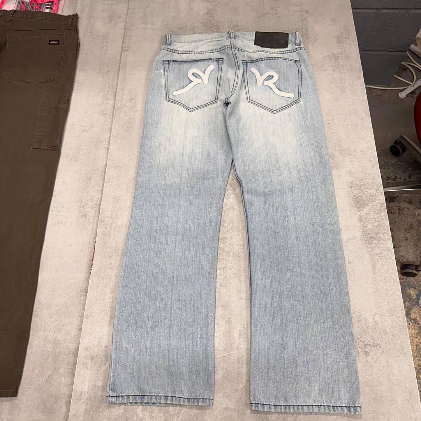 Mens Rocawear jeans W34 L32 loose blue y2k embroidered design jeans