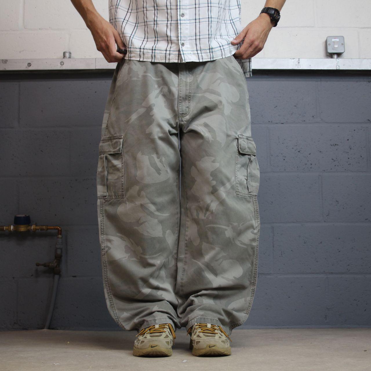 Wrangler baggy camo cargo pants y2k grey W40L30 wide leg Loose camouflage skater work pants