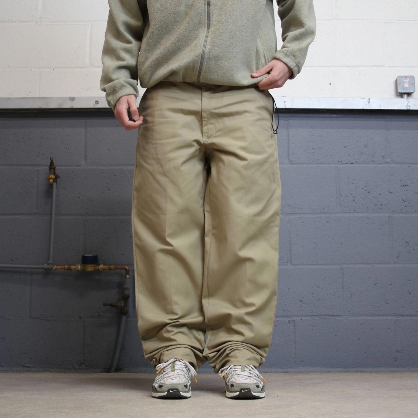 Y2k baggy work pants loose beige Chino style skater trousers Red Kap workwear patch logo