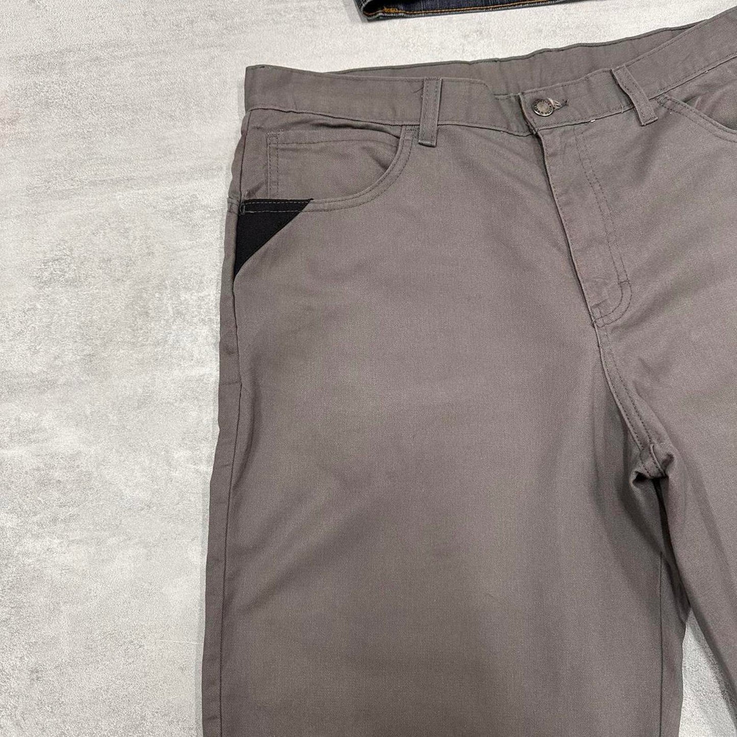 Mens Dickies shorts W36