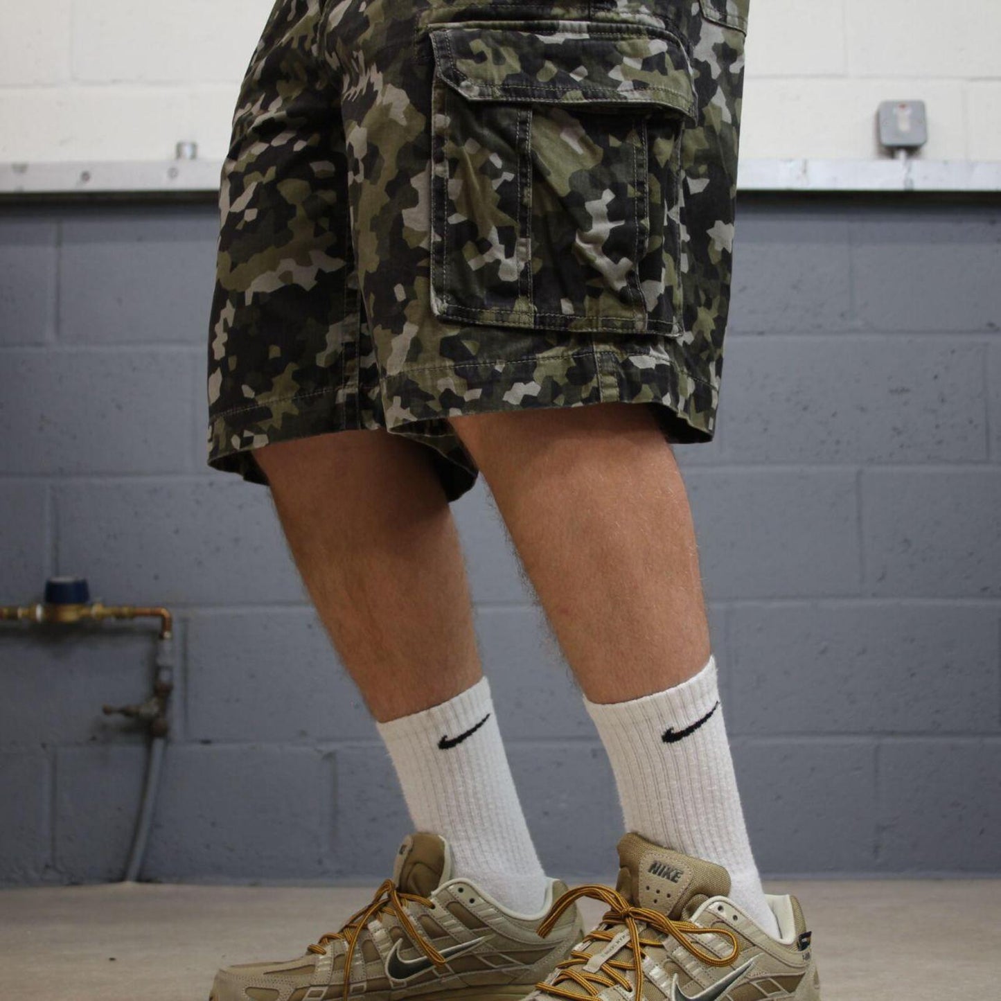 Camo cargo shorts relaxed khaki Amazon Essentials skater style camouflage shorts loose leg