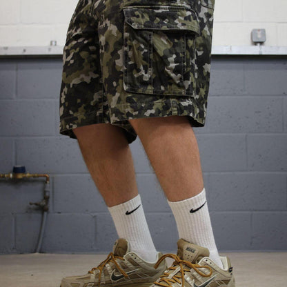 Camo cargo shorts relaxed khaki Amazon Essentials skater style camouflage shorts loose leg