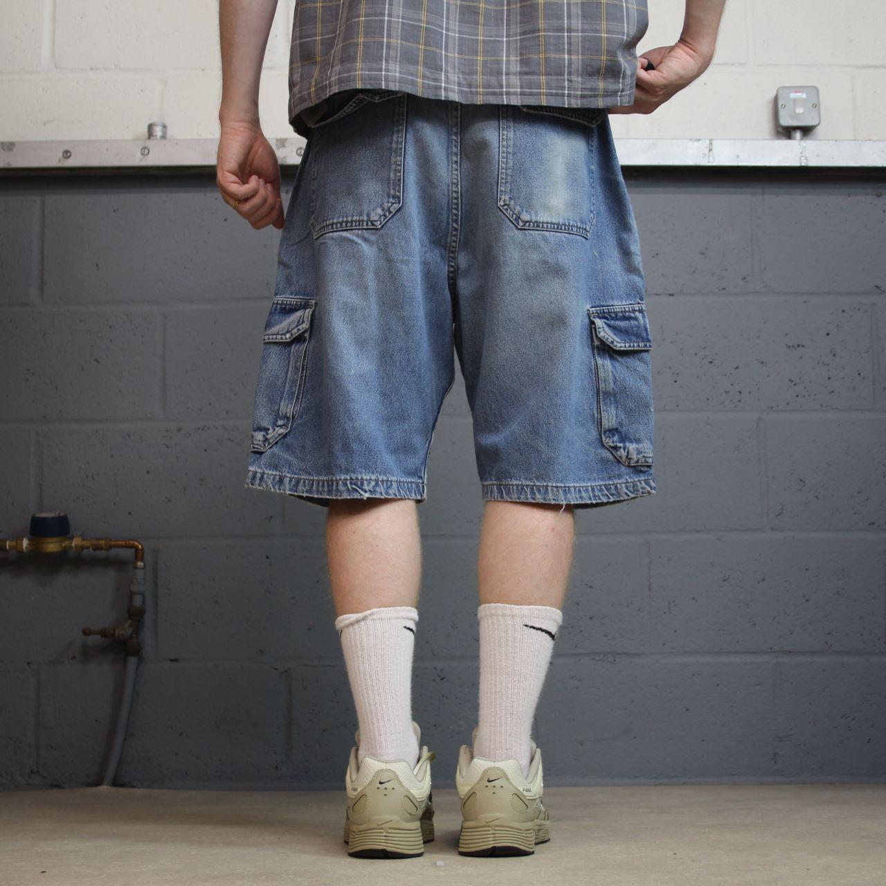 Y2K Wrangler baggy cargo shorts blue W36 Loose leg denim skater style utility shorts