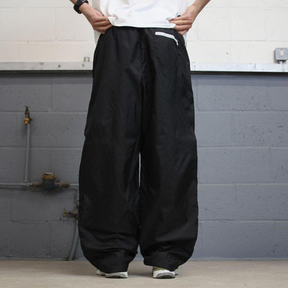 Black Baggy Nike trackies XL 16-18 loose y2k floaty leg joggers embroidered logo