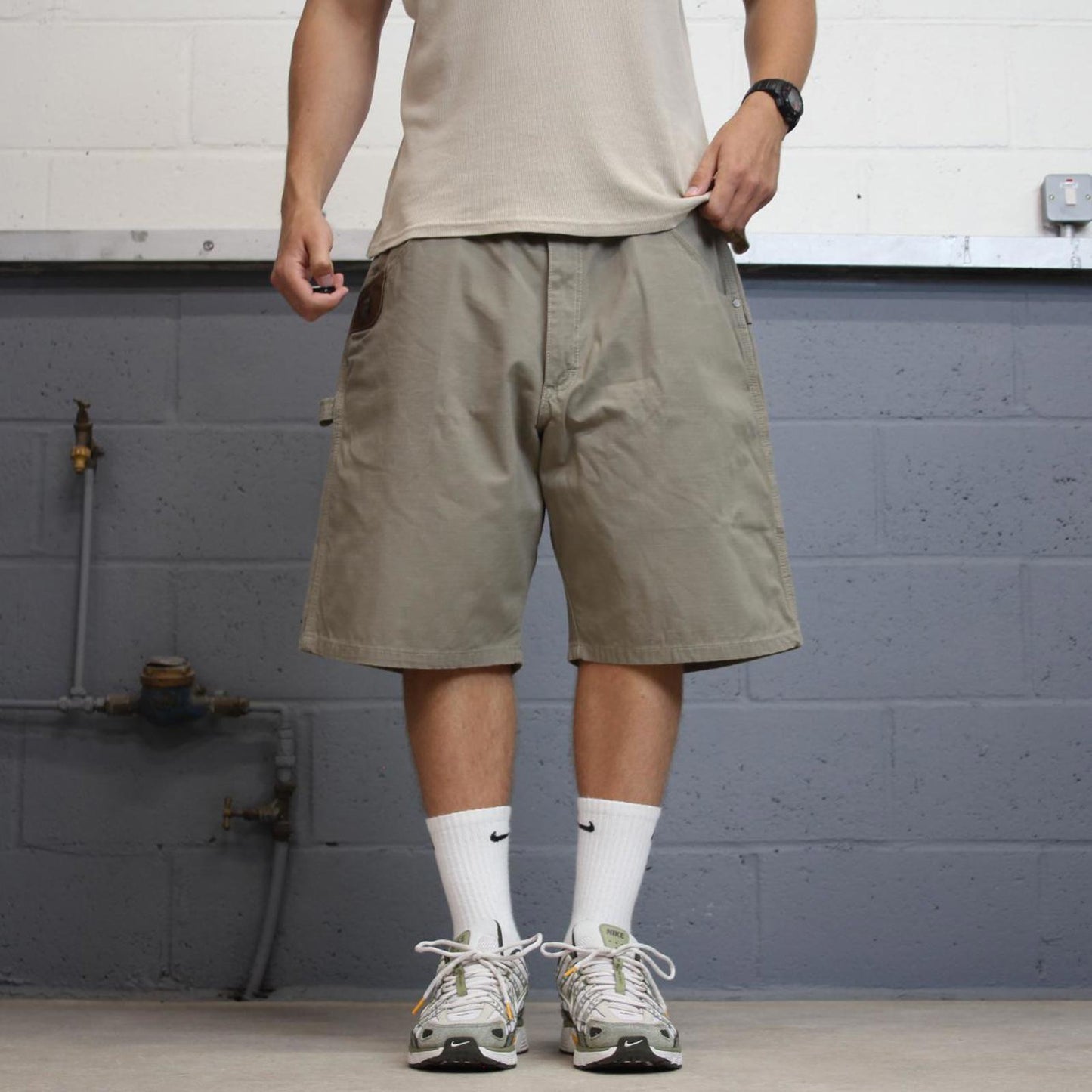 Baggy Wrangler carpenter shorts W40 Loose khaki canvasy skate style shorts