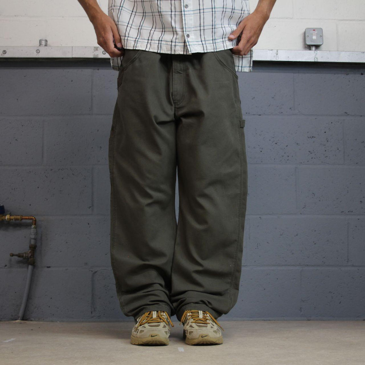 Wrangler carpenter pants y2k green loose leg Loose straight skater 2000s style cargo pants
