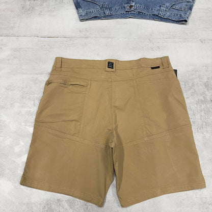 Mens Wrangler cargo shorts W38