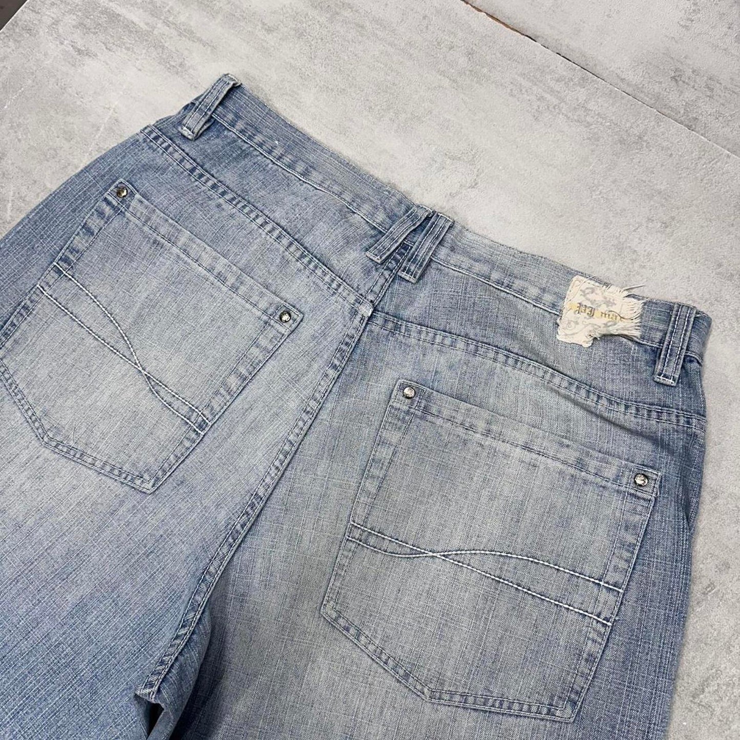 Baggy PJ Mark skate style Jorts W38 wide leg denim 90s style skater shorts stitch designs