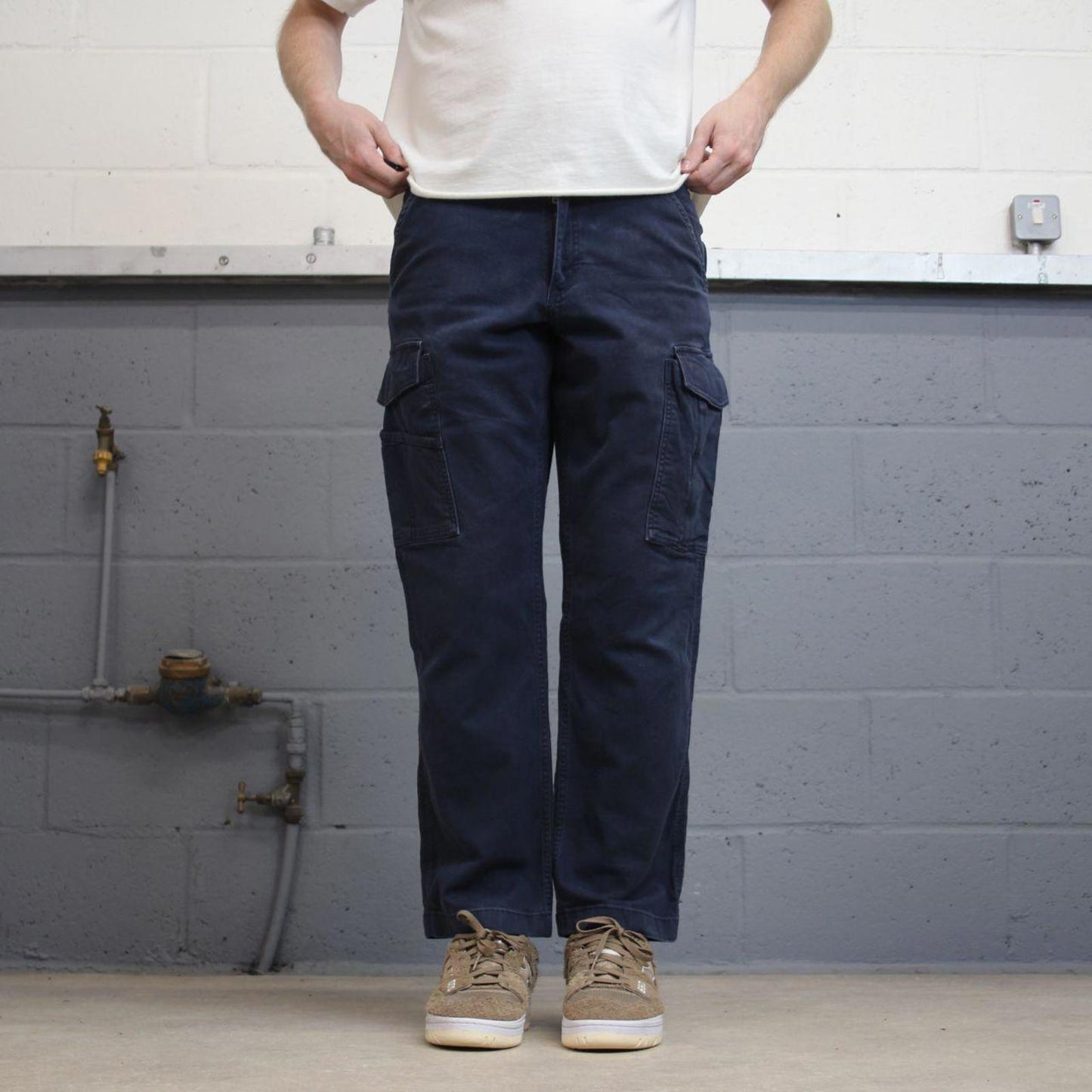 Navy Carhartt cargo pants W32L28 relaxed fit 90s 00s skater style cargos trousers utility workwear