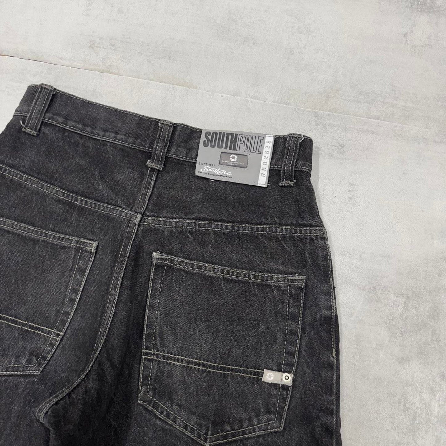 Black Southpole jean shorts W30 loose thick denim rare 90s skater style jorts