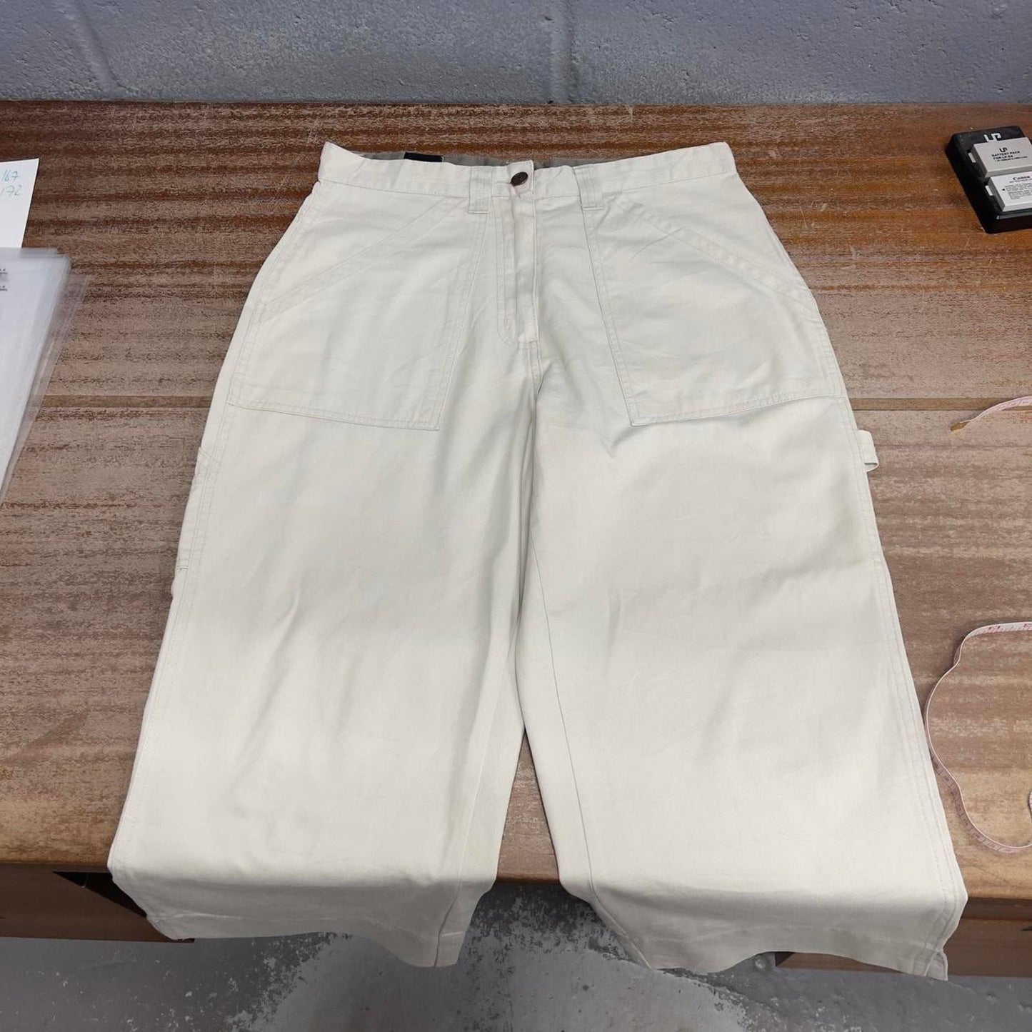 Bill Blass Capri shorts size 6 (W30)