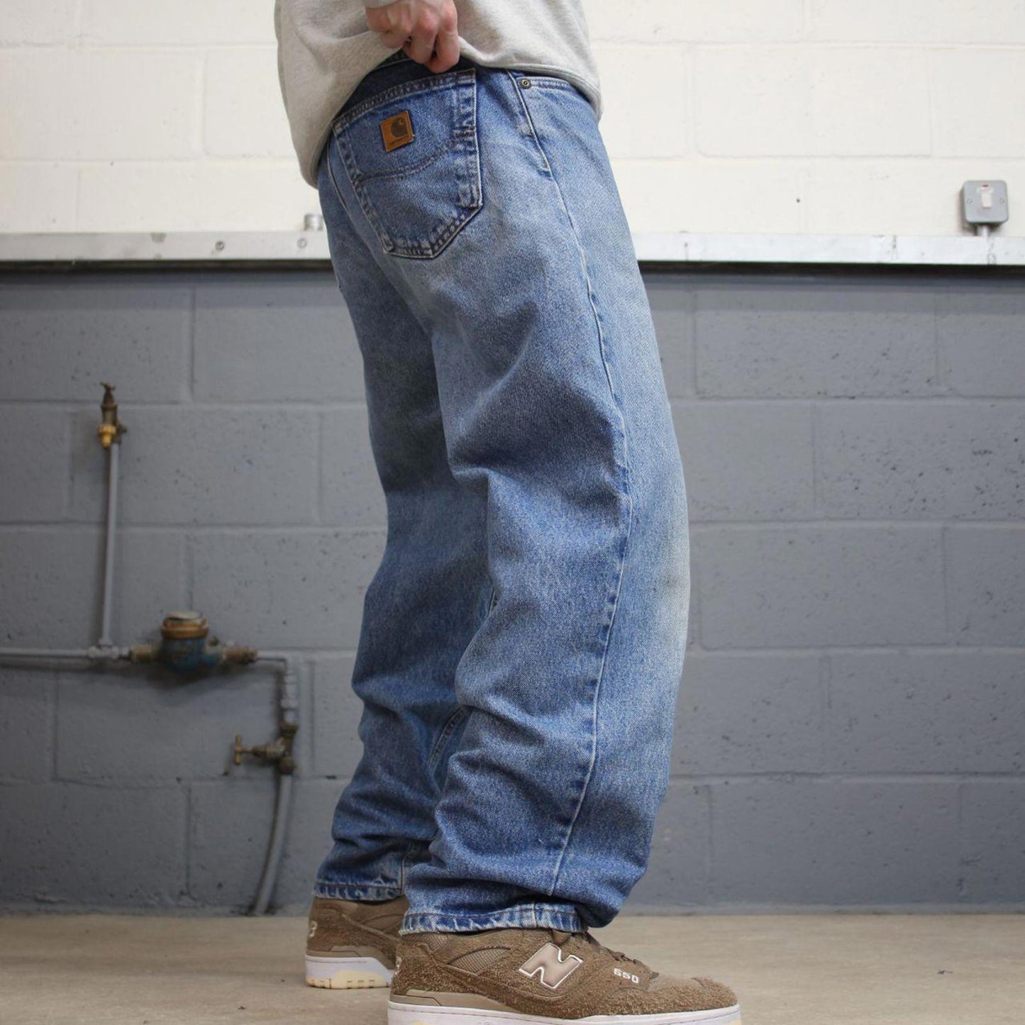 Vintage blue Carhartt jeans W36L30 loose baggy denim 90s style skater jeans patch logo