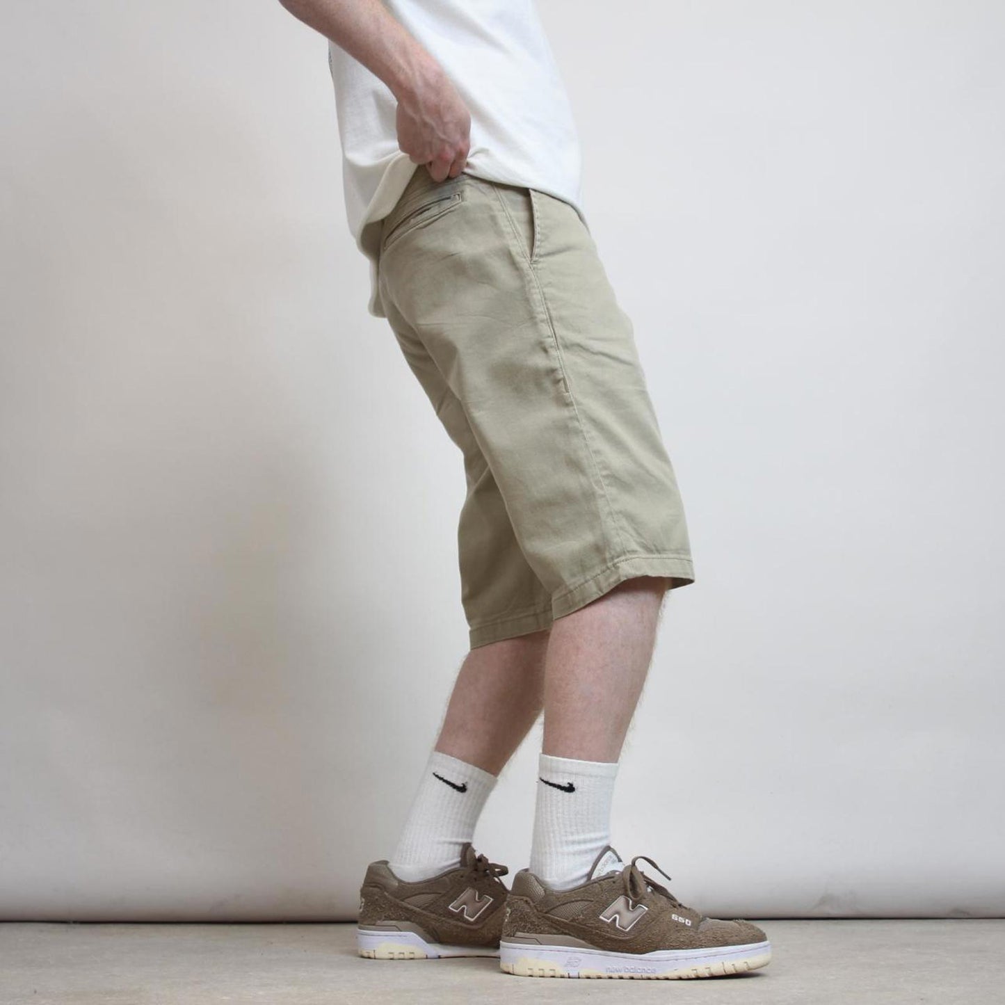 Mens Beige Levi’s shorts W32
