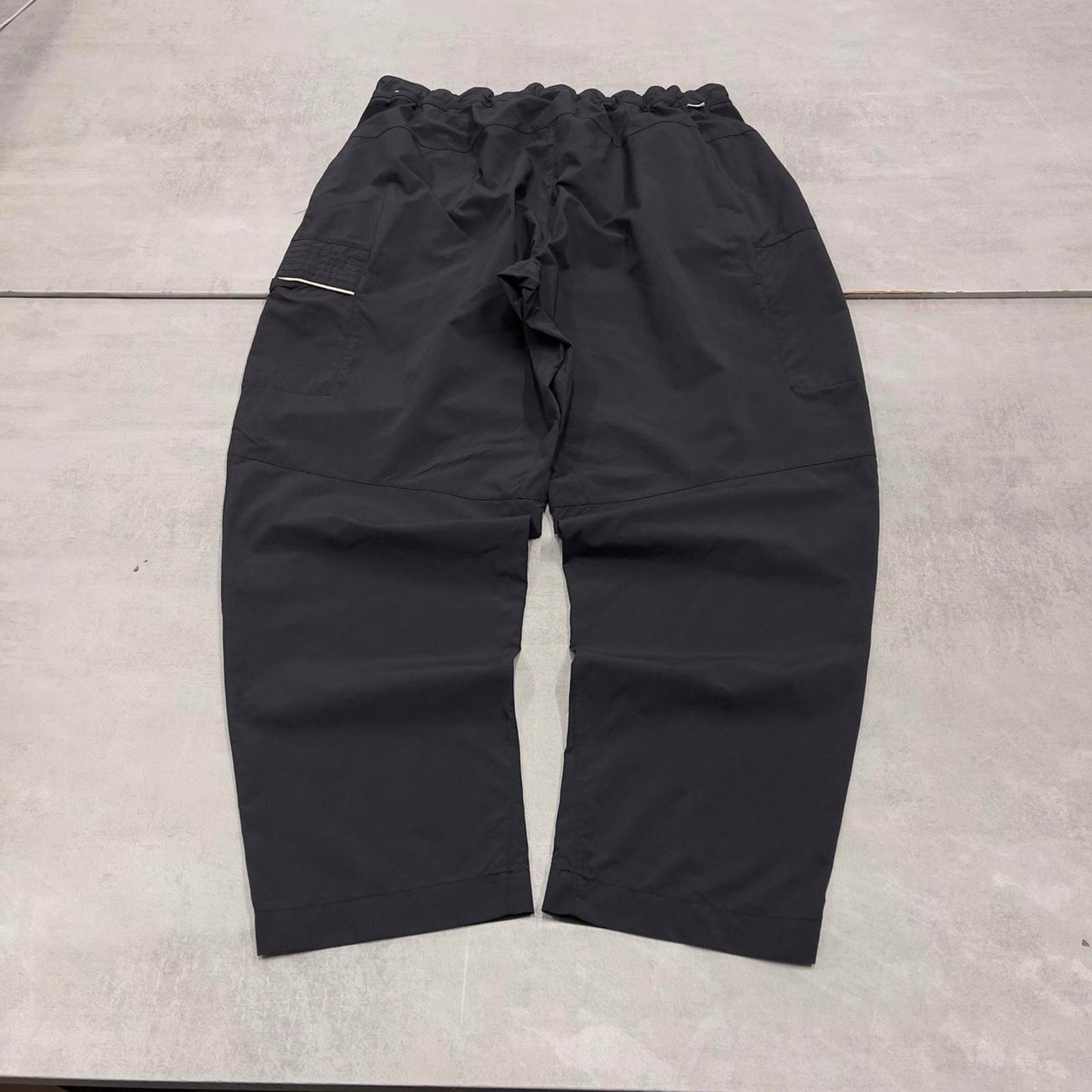 Black Nike trackies W38 loose y2k floaty leg joggers embroidered logo gym wear tracksuit bottoms