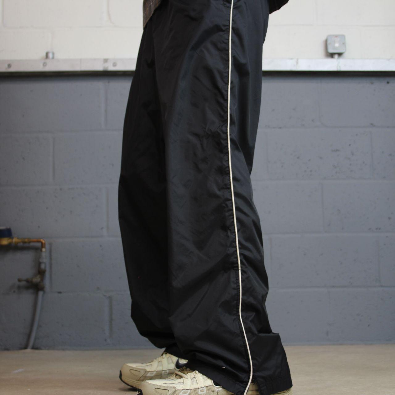 Vintage Y2K Nike baggy tracksuit bottoms black M 8-10 Loose leg lined track pants swoosh logo
