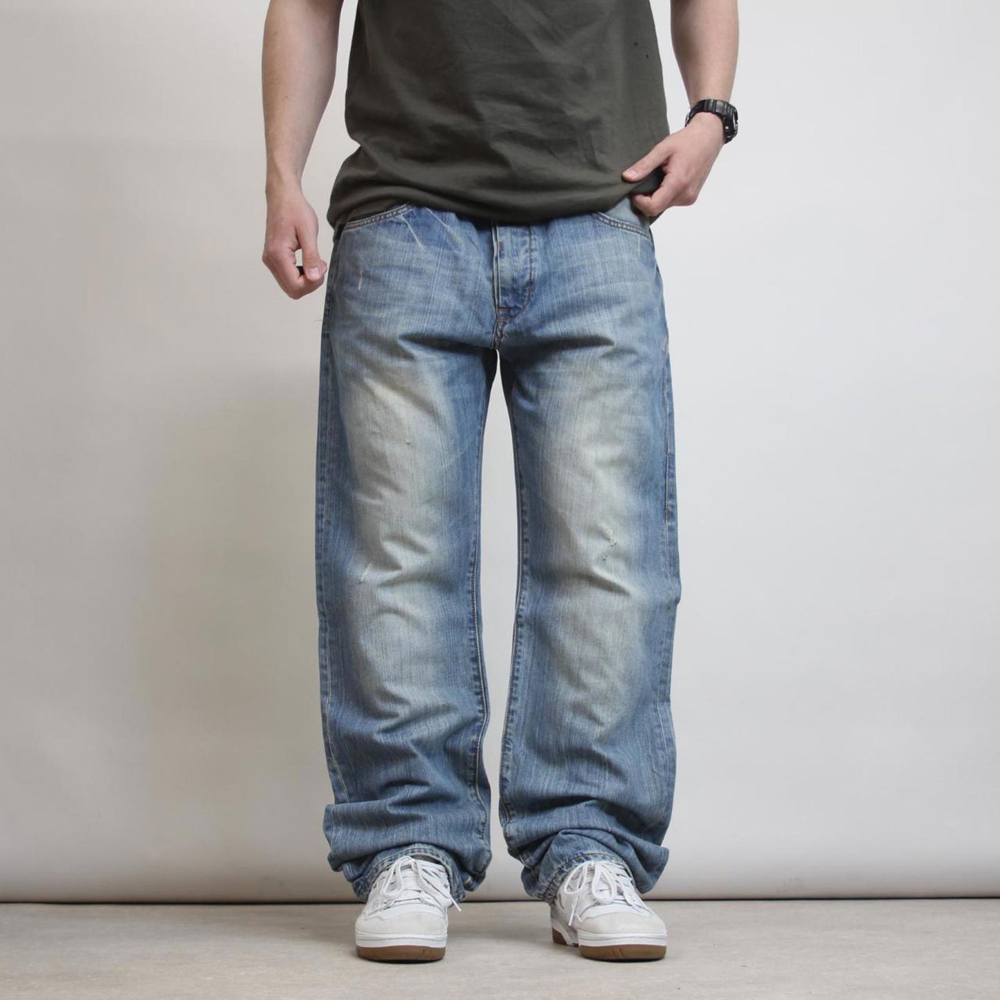 Blue Rocawear jeans W38 L36 loose leg y2k denim skate trousers embroidered detail