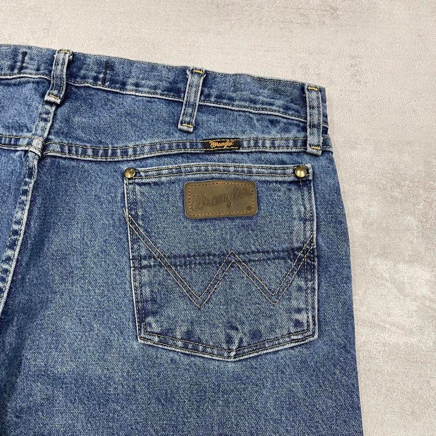 Mens Wrangler jean shorts W38