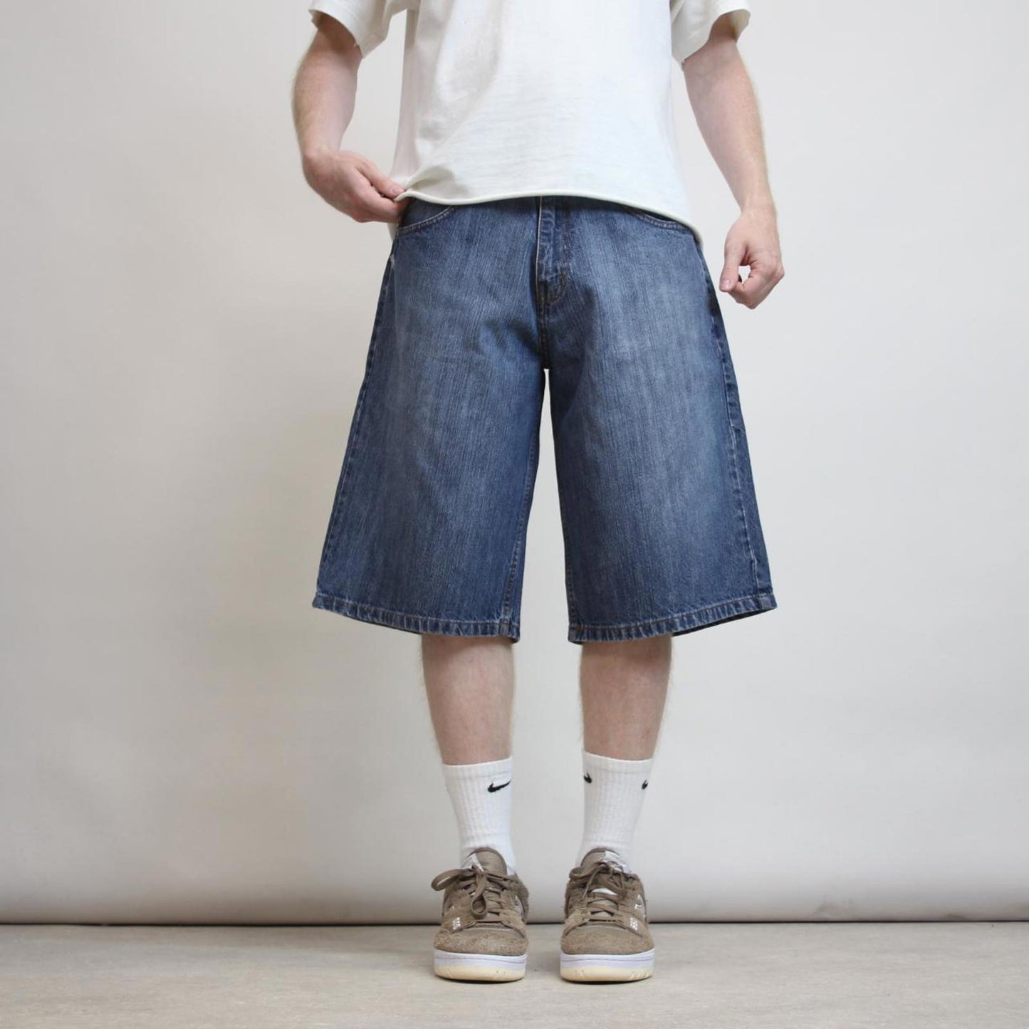 Mens Baggy Mecca Jean shorts W32