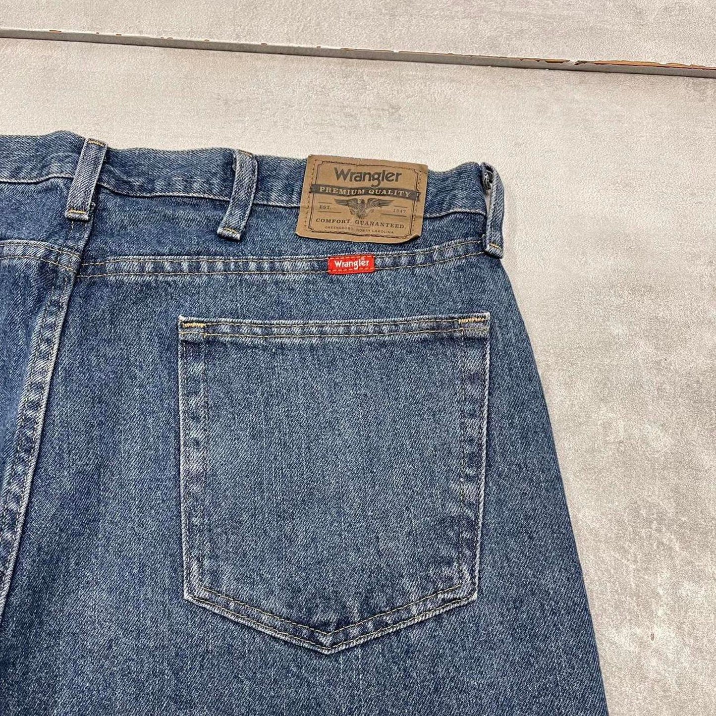 Baggy Wrangler jorts W36 blue denim Y2K skater style jorts waist patch