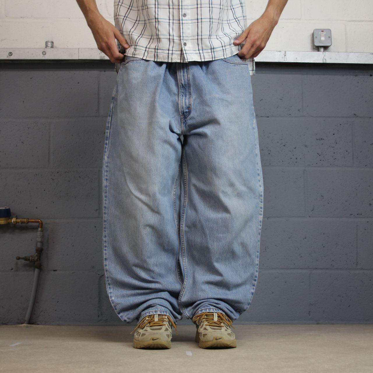 Baggy Levi’s 560 jeans y2k W40L30 blue Loose leg comfort fit denim 2000s style red tab logo jeans
