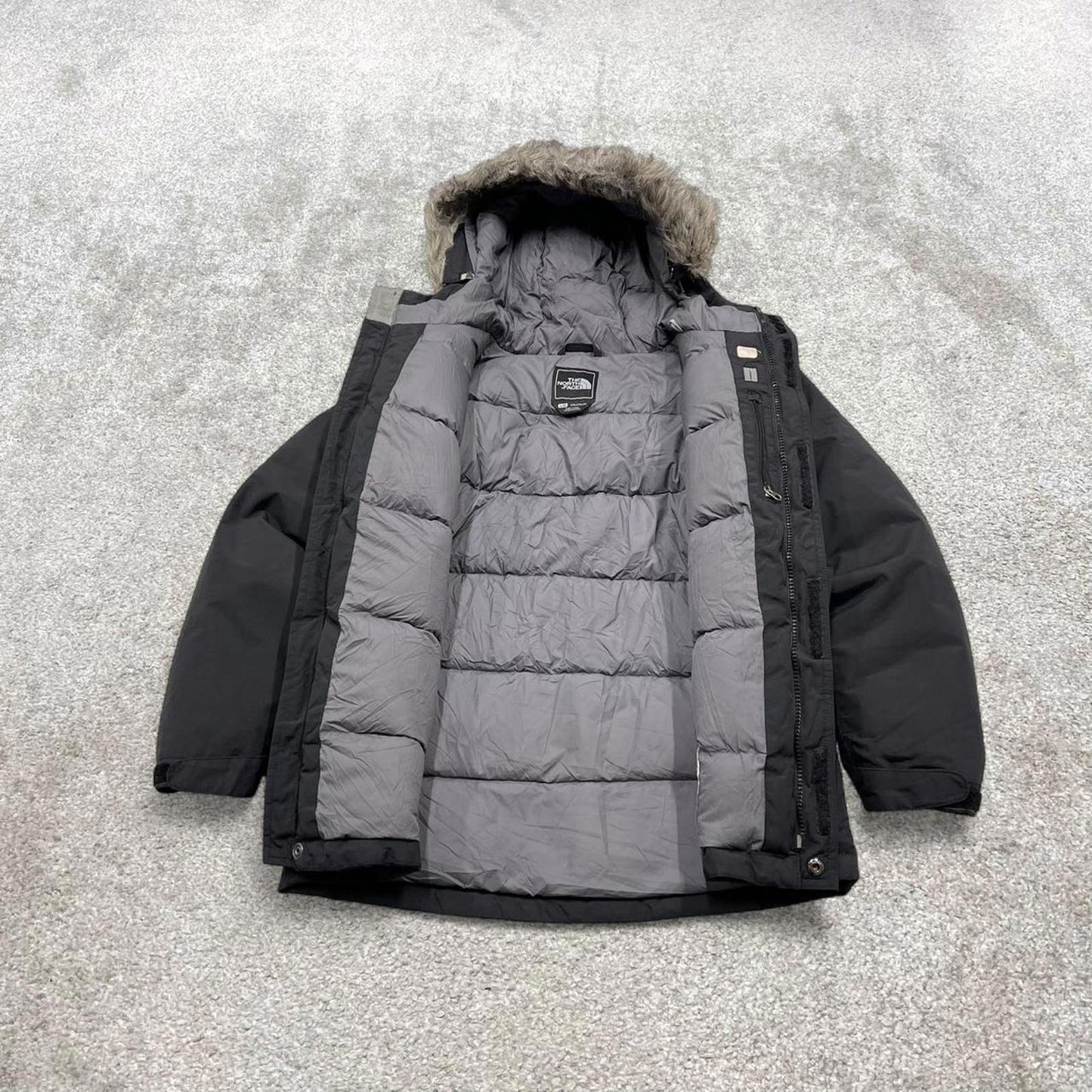 North Face HyVent puffer jacket L girls black y2k 00s style tech windbreaker autumn winter