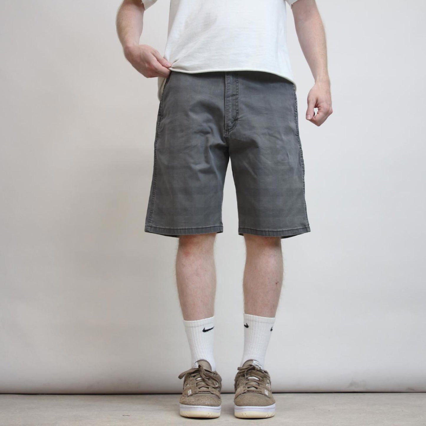 Baggy Wrangler carpenter shorts W34
