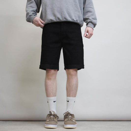 Black Levi’s jorts W32