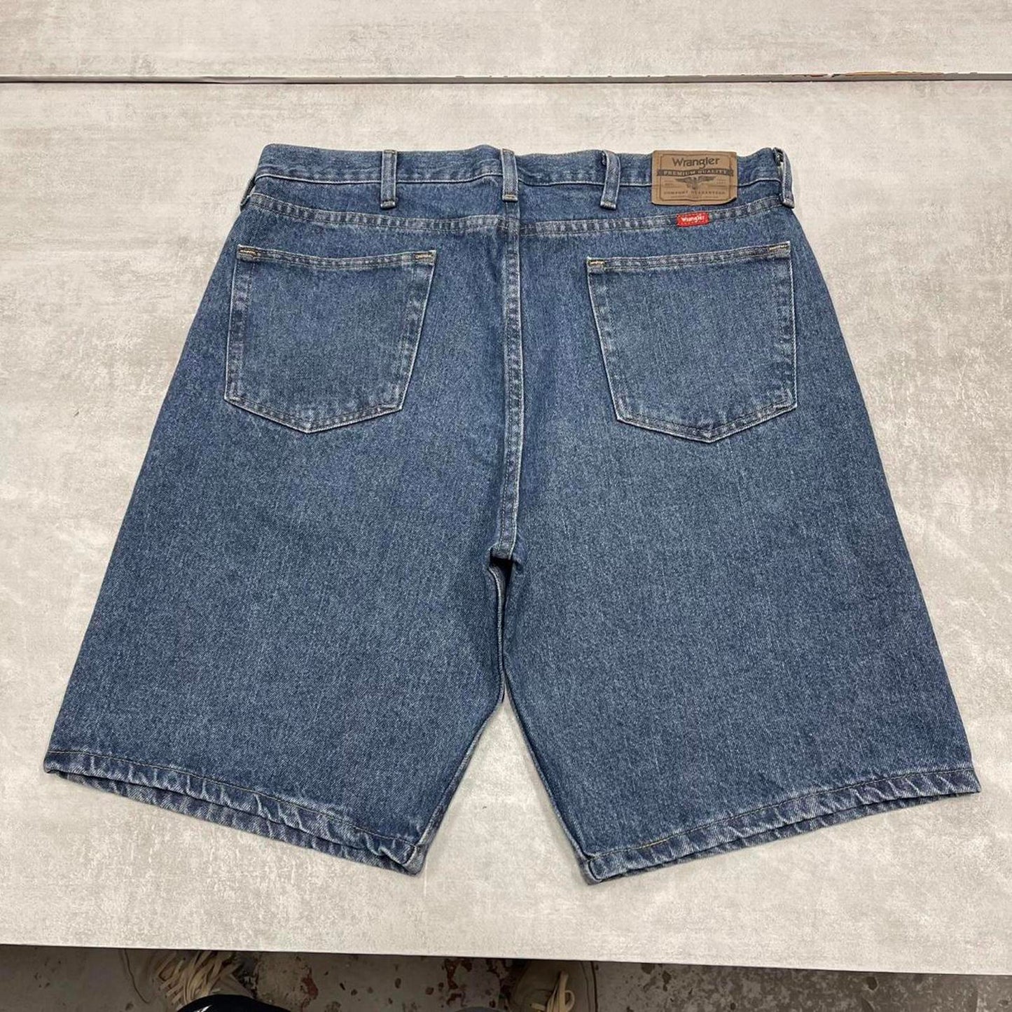 Baggy Wrangler jorts W36 blue denim Y2K skater style jorts waist patch