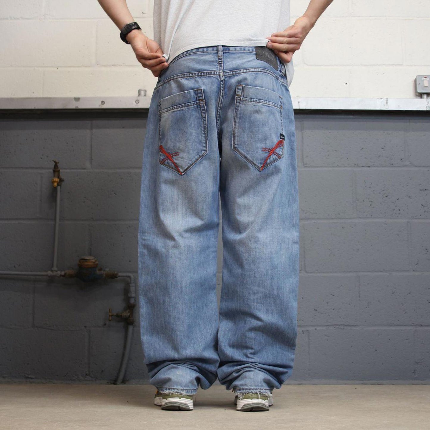 Loose Blue Rocawear jeans W38 L34 90s style hip hop jeans embroidered design