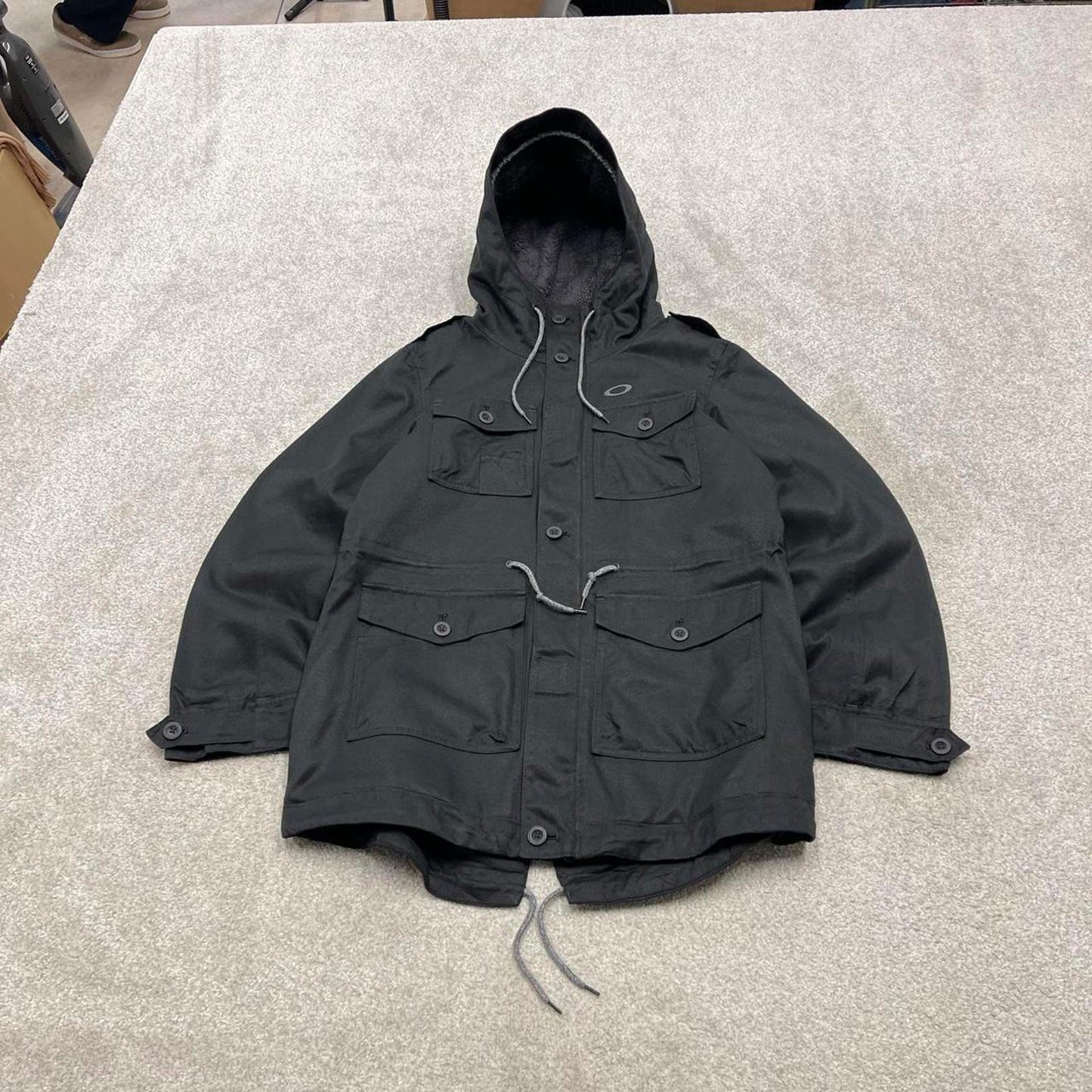 00s Oakley technical parka jacket M women's y2k style adjustable black tech coat winter