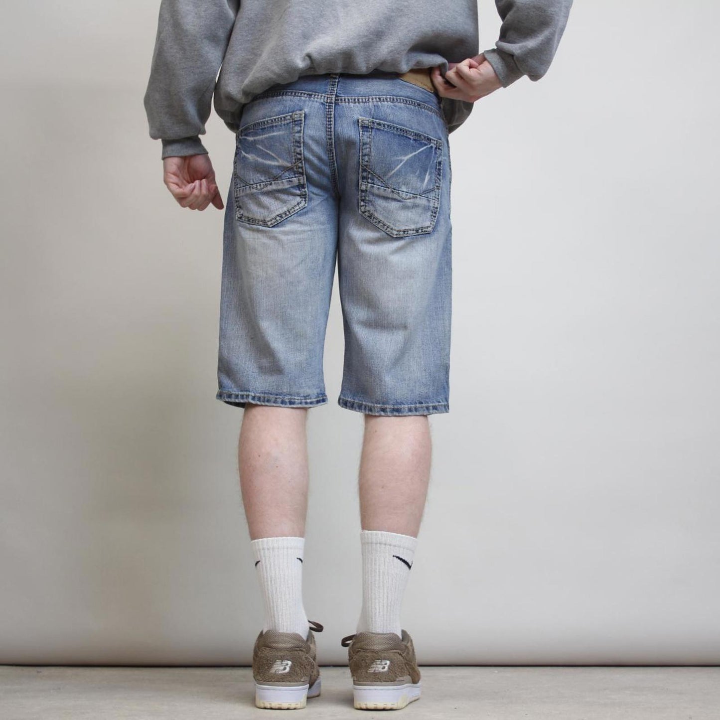 Carbon Denim shorts W32