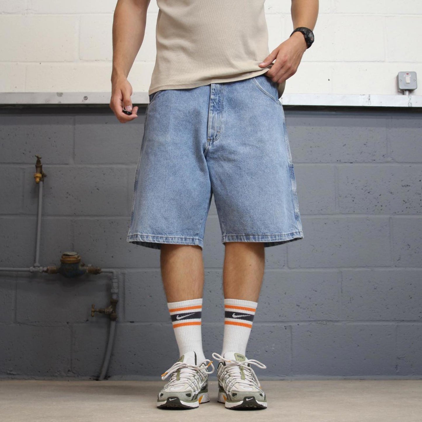 Baggy Wrangler carpenter jorts W36