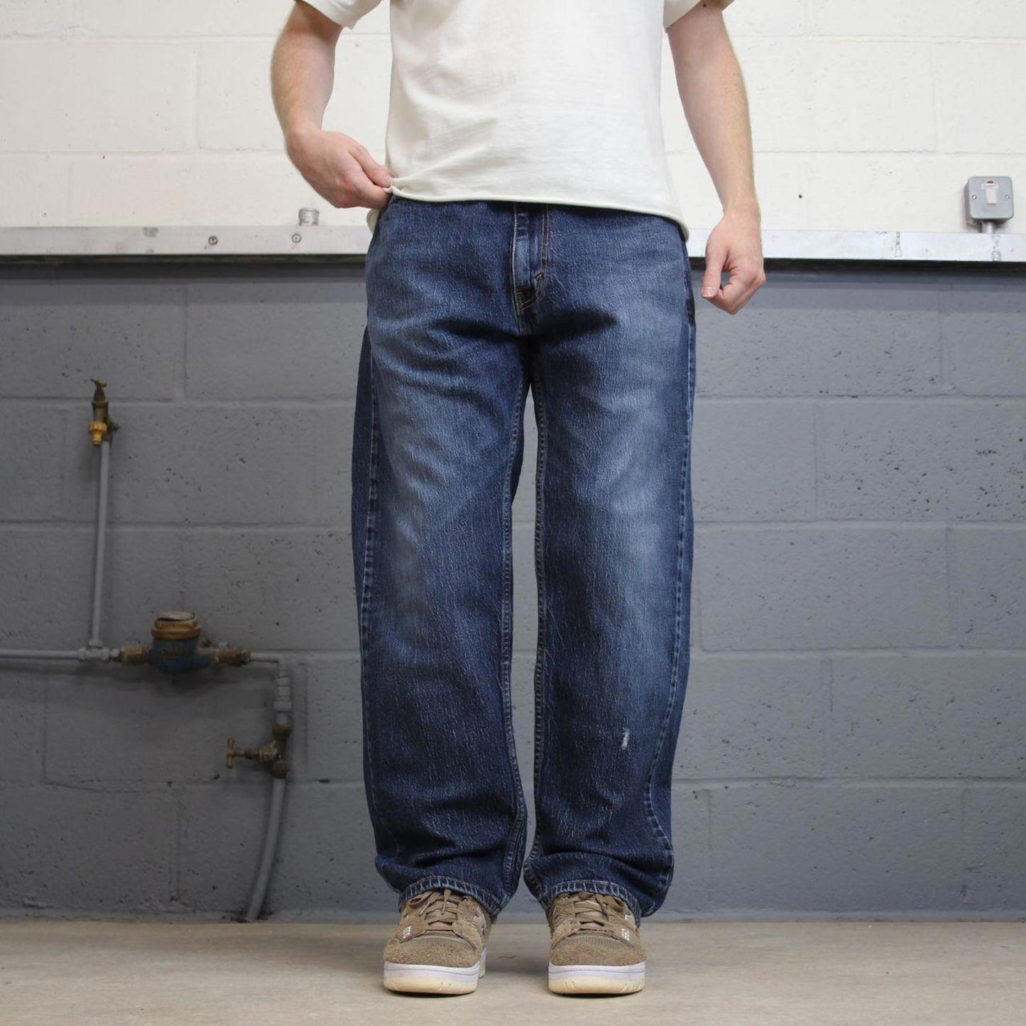 Levis 505 jeans blue W38L30 loose straight leg y2k style pants red tab logo