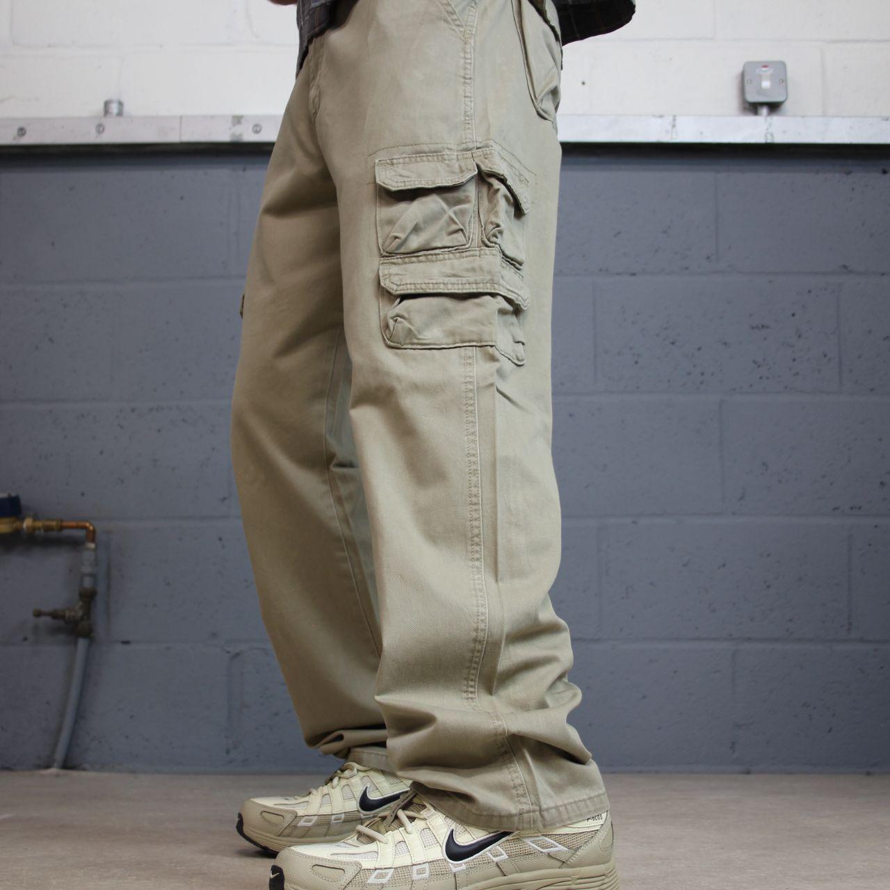 Wrangler cargo pants y2k khaki W32L32 Loose straight leg utility skater work pants