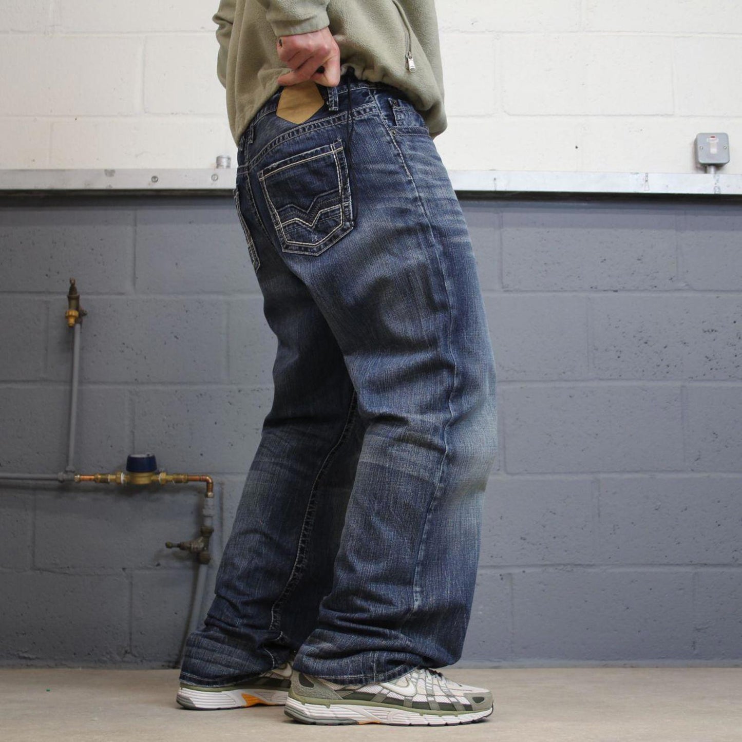 Y2K skate jeans straight leg leg blue Loose Tin Haul denim skater 00s style pants